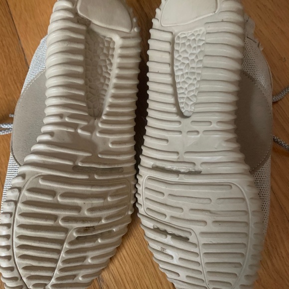 Shoes - Picture 2 of 4